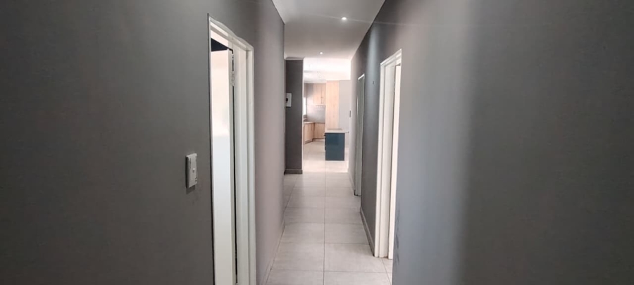 To Let 3 Bedroom Property for Rent in Mulbarton Gauteng