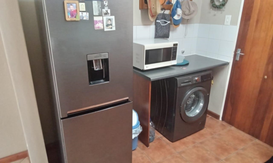 2 Bedroom Property for Sale in Wilgeheuwel Gauteng