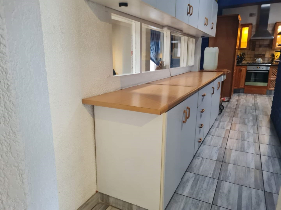 3 Bedroom Property for Sale in Beyerspark Gauteng