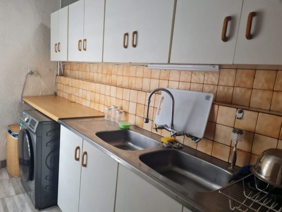 3 Bedroom Property for Sale in Beyerspark Gauteng
