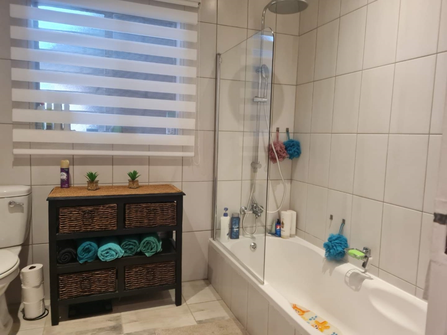 3 Bedroom Property for Sale in Beyerspark Gauteng