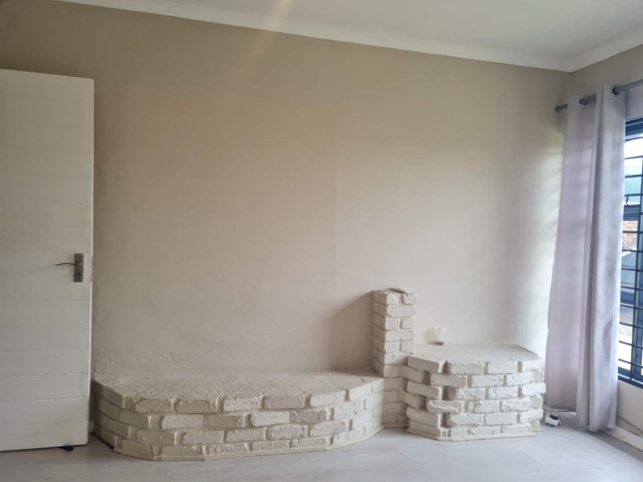 3 Bedroom Property for Sale in Beyerspark Gauteng