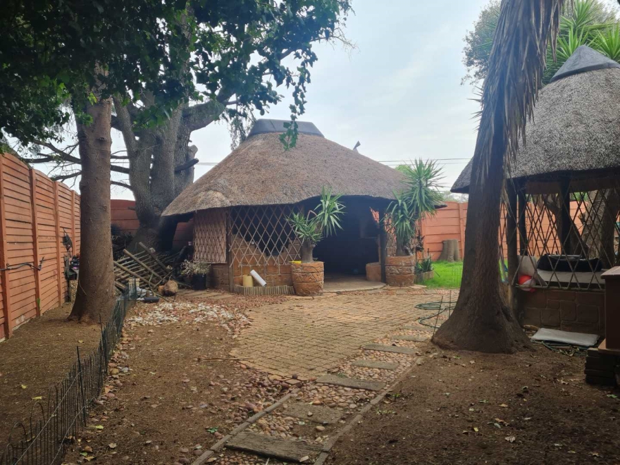 3 Bedroom Property for Sale in Beyerspark Gauteng