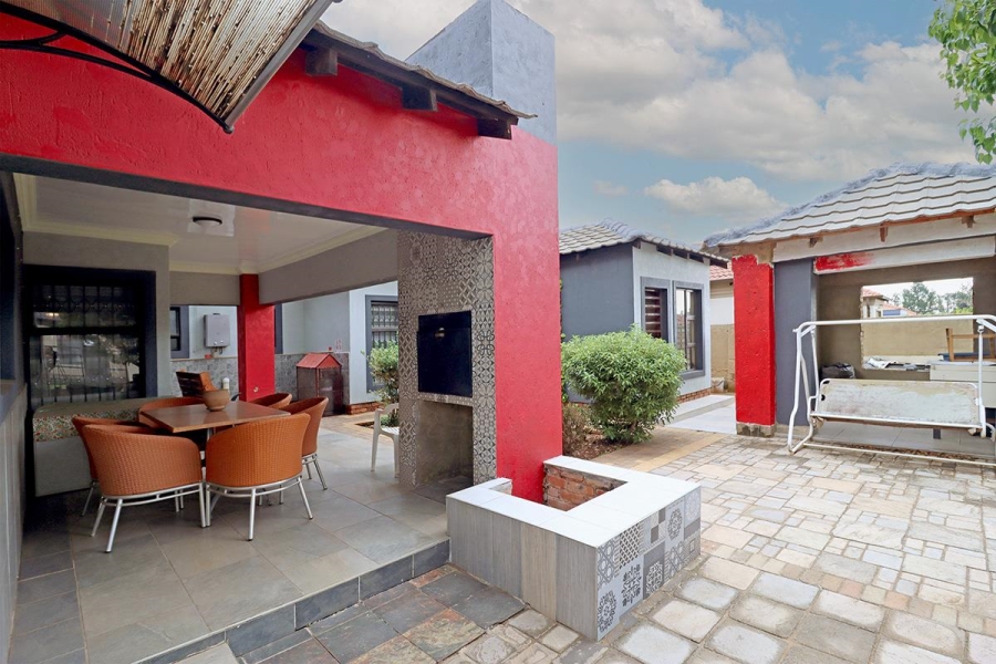 3 Bedroom Property for Sale in Denneoord Ext 1 Gauteng
