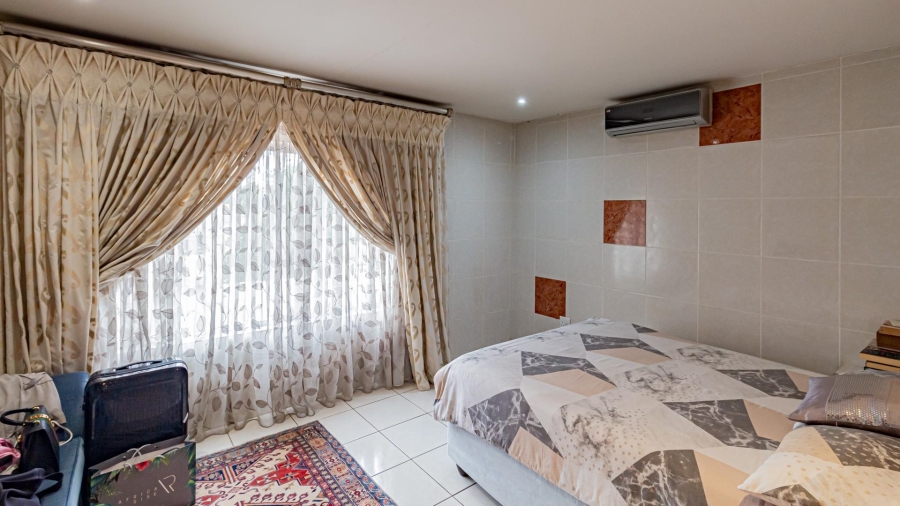 5 Bedroom Property for Sale in Fourways Gauteng