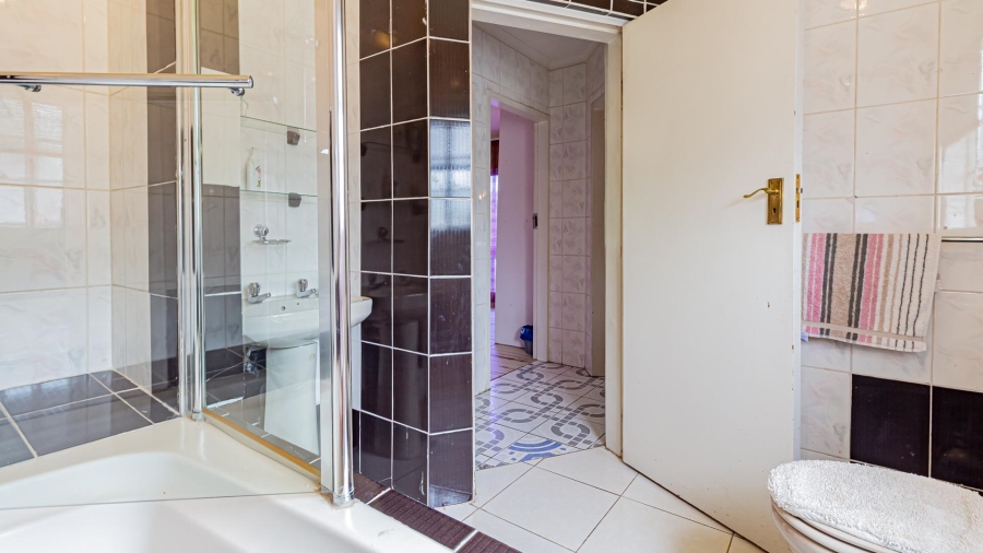 5 Bedroom Property for Sale in Fourways Gauteng