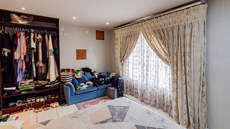 5 Bedroom Property for Sale in Fourways Gauteng