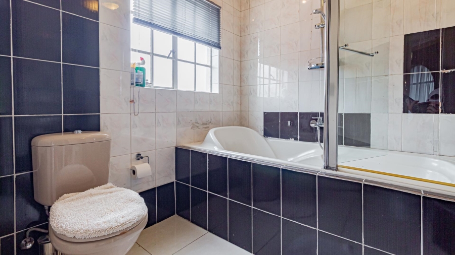 5 Bedroom Property for Sale in Fourways Gauteng