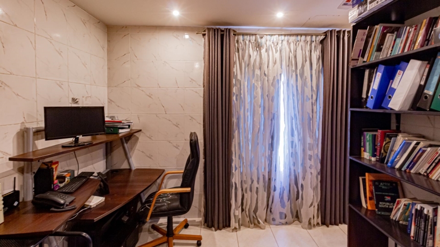 5 Bedroom Property for Sale in Fourways Gauteng