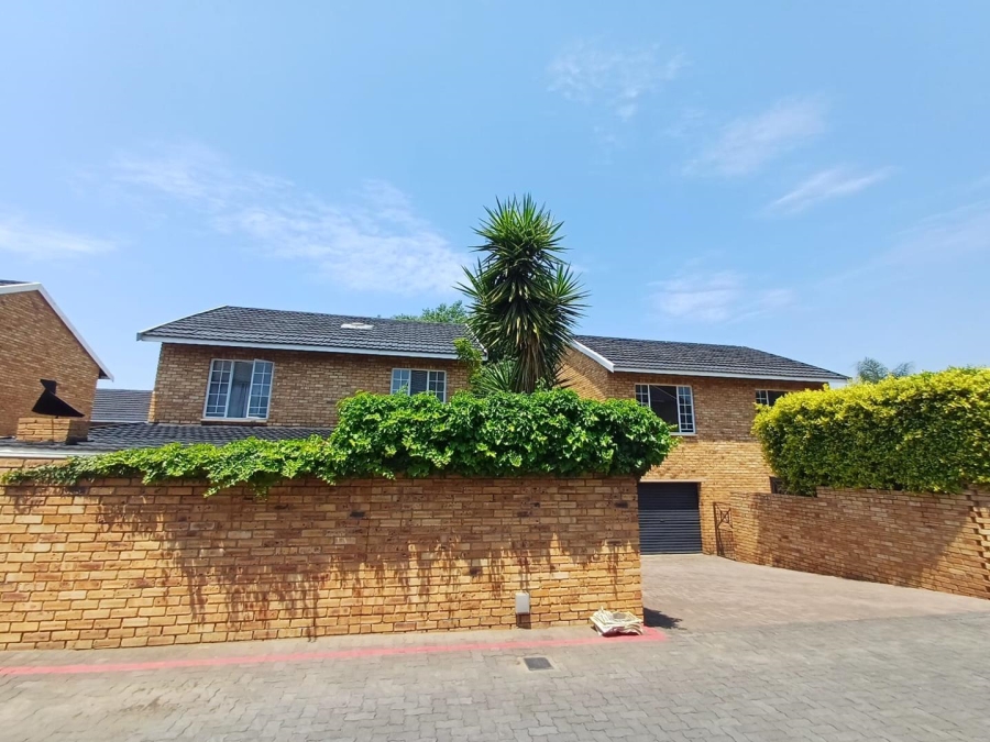 To Let 3 Bedroom Property for Rent in Sundowner Gauteng