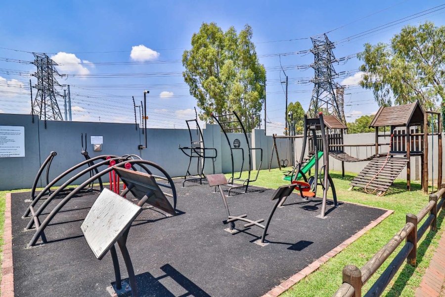 To Let 2 Bedroom Property for Rent in Barbeque Downs Gauteng