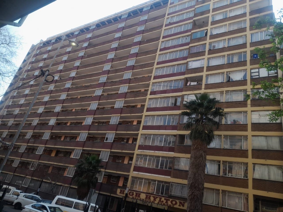 1 Bedroom Property for Sale in Hillbrow Gauteng