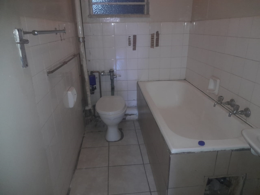 1 Bedroom Property for Sale in Hillbrow Gauteng