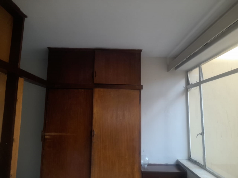 1 Bedroom Property for Sale in Hillbrow Gauteng