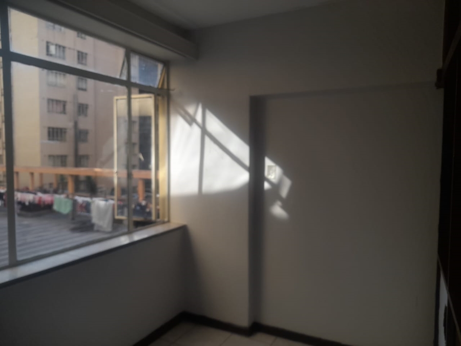 1 Bedroom Property for Sale in Hillbrow Gauteng