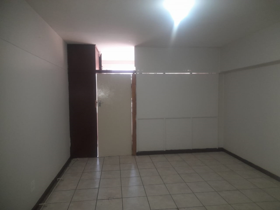 1 Bedroom Property for Sale in Hillbrow Gauteng