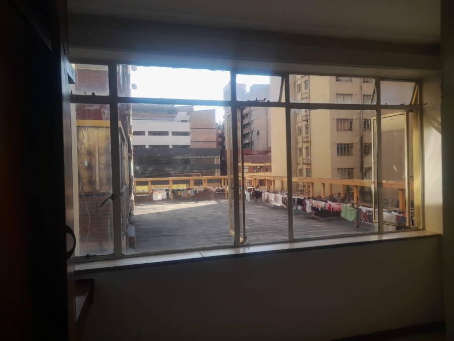 1 Bedroom Property for Sale in Hillbrow Gauteng