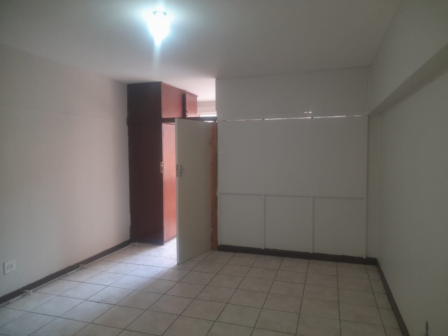 1 Bedroom Property for Sale in Hillbrow Gauteng