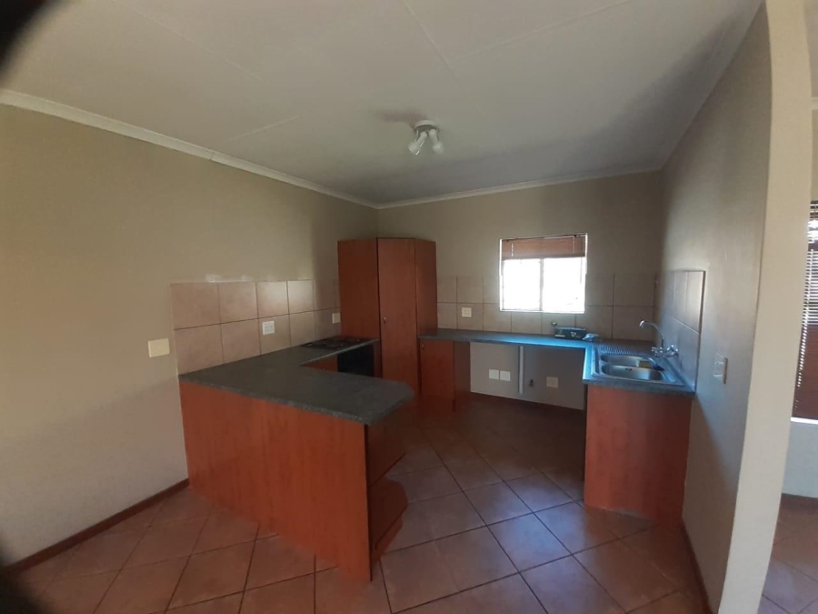 To Let 2 Bedroom Property for Rent in Equestria Gauteng