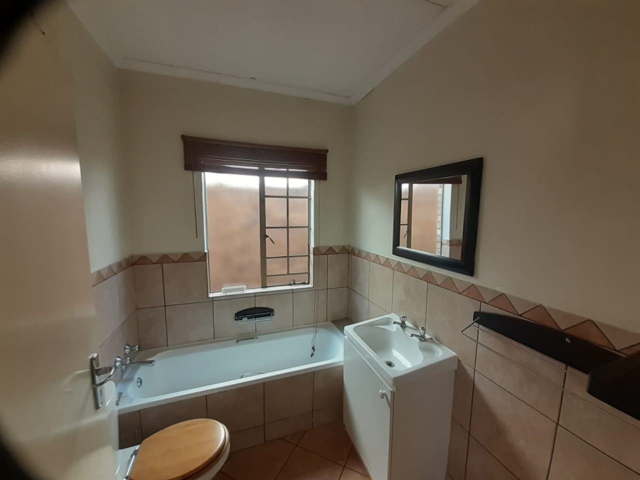 To Let 2 Bedroom Property for Rent in Equestria Gauteng