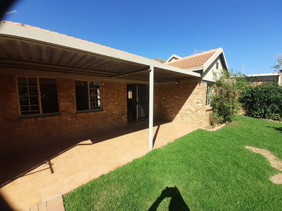 To Let 2 Bedroom Property for Rent in Equestria Gauteng