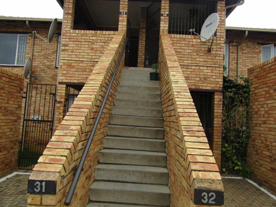 2 Bedroom Property for Sale in Glen Marais Gauteng