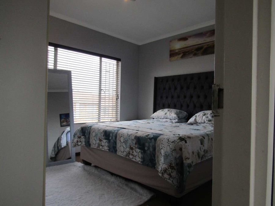 2 Bedroom Property for Sale in Glen Marais Gauteng