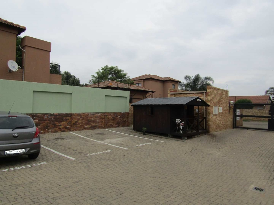 2 Bedroom Property for Sale in Glen Marais Gauteng