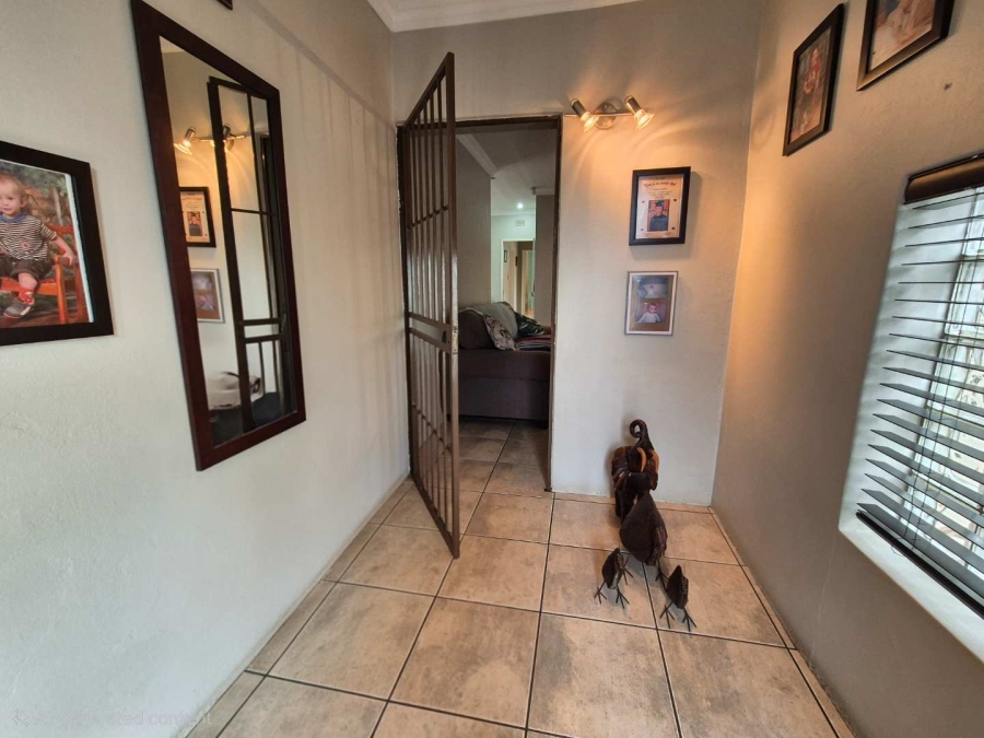 3 Bedroom Property for Sale in Brackendowns Gauteng