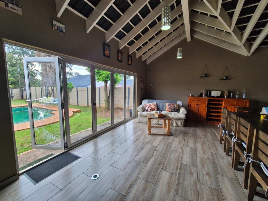 3 Bedroom Property for Sale in Brackendowns Gauteng