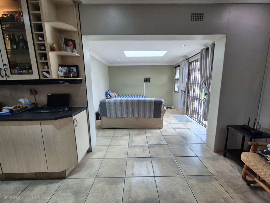 3 Bedroom Property for Sale in Brackendowns Gauteng