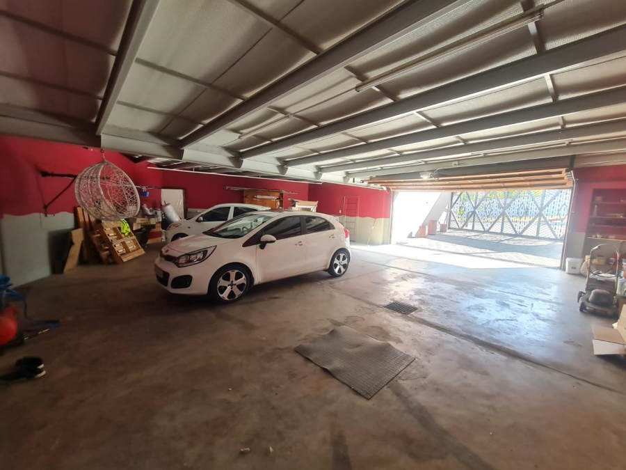 4 Bedroom Property for Sale in Linmeyer Gauteng