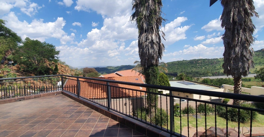 4 Bedroom Property for Sale in Linmeyer Gauteng