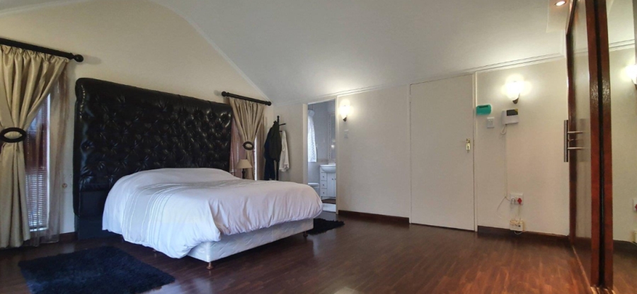 4 Bedroom Property for Sale in Linmeyer Gauteng