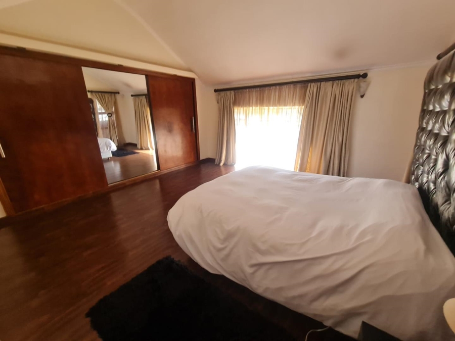 4 Bedroom Property for Sale in Linmeyer Gauteng