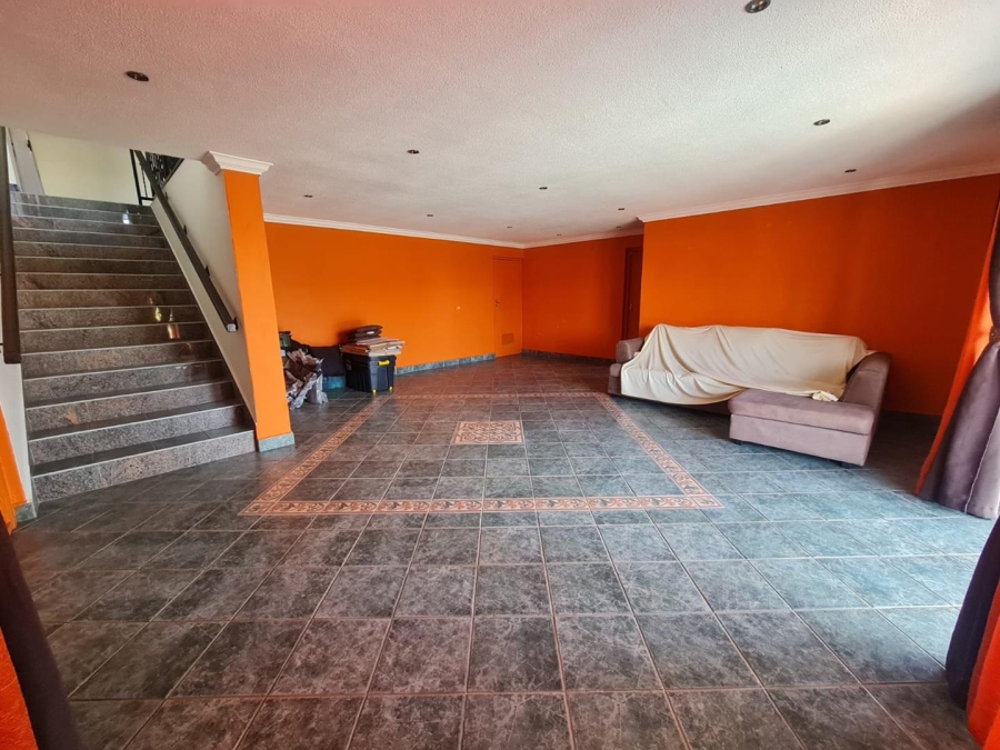 4 Bedroom Property for Sale in Linmeyer Gauteng