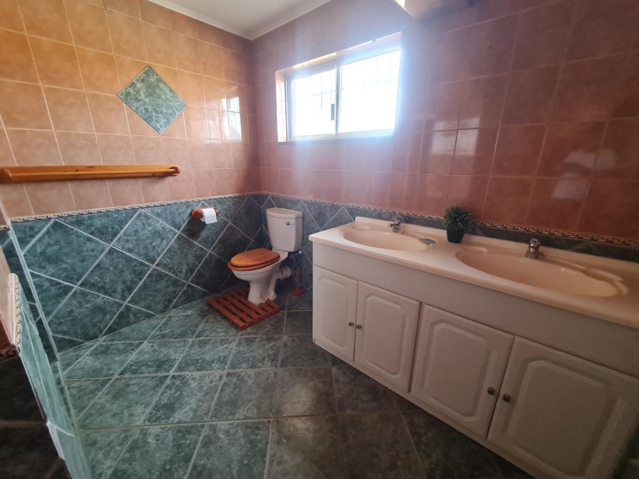 4 Bedroom Property for Sale in Linmeyer Gauteng