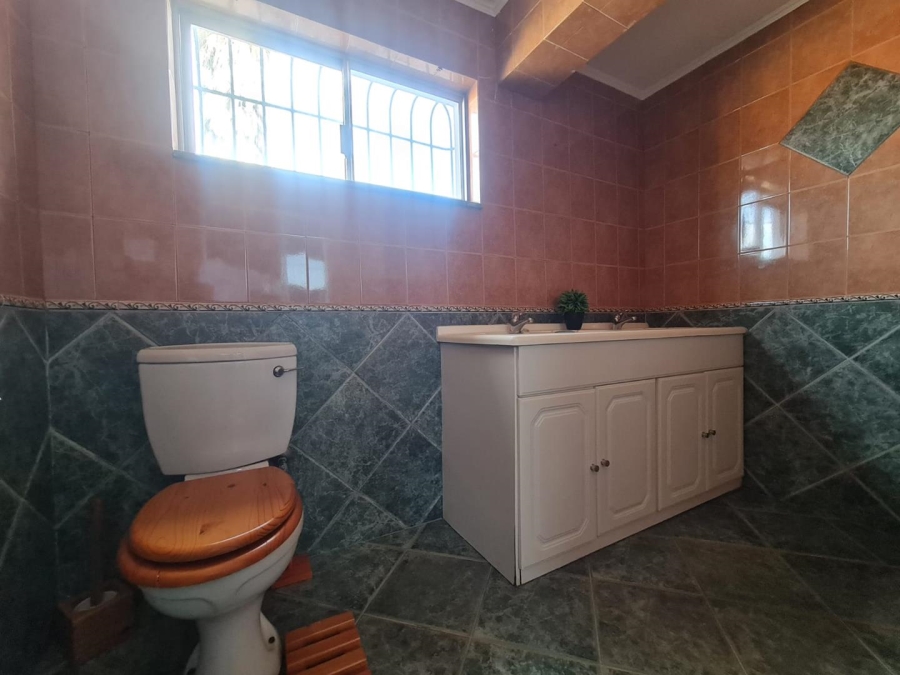 4 Bedroom Property for Sale in Linmeyer Gauteng