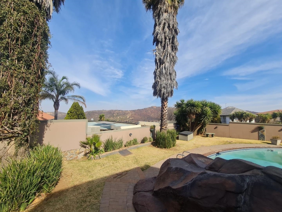 4 Bedroom Property for Sale in Linmeyer Gauteng