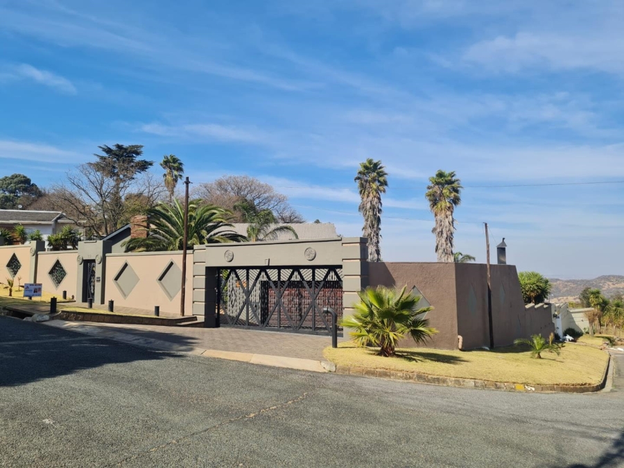 4 Bedroom Property for Sale in Linmeyer Gauteng