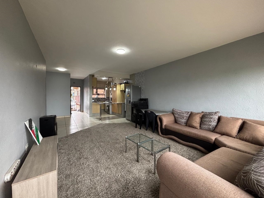 2 Bedroom Property for Sale in Crown Gardens Gauteng