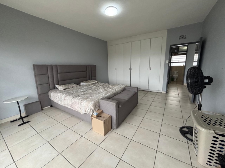 2 Bedroom Property for Sale in Crown Gardens Gauteng