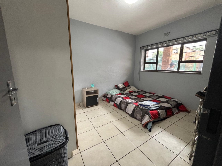 2 Bedroom Property for Sale in Crown Gardens Gauteng