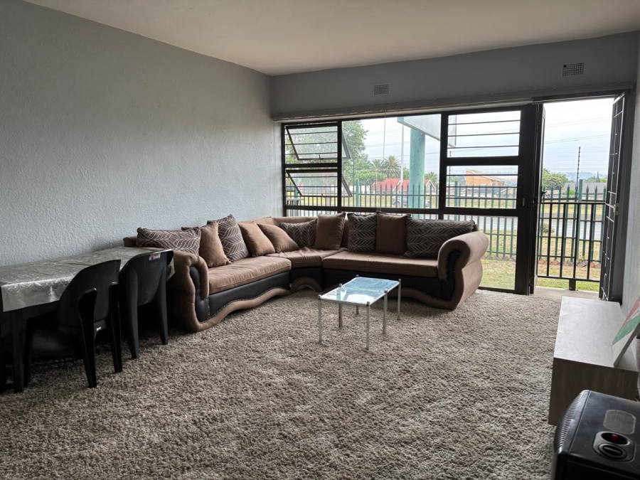 2 Bedroom Property for Sale in Crown Gardens Gauteng