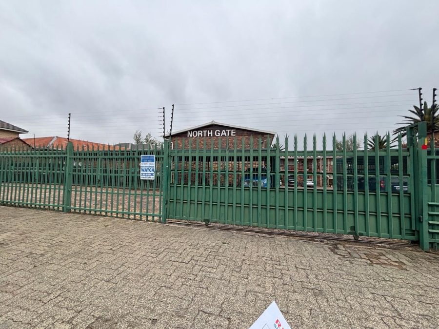 2 Bedroom Property for Sale in Crown Gardens Gauteng