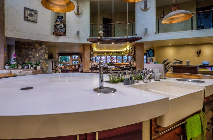 9 Bedroom Property for Sale in Glenvista Gauteng