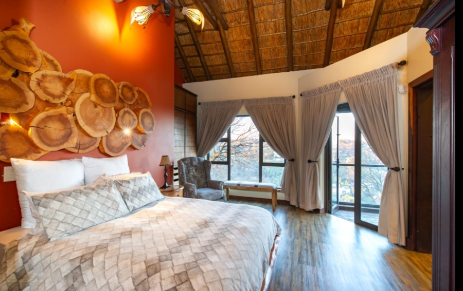 9 Bedroom Property for Sale in Glenvista Gauteng