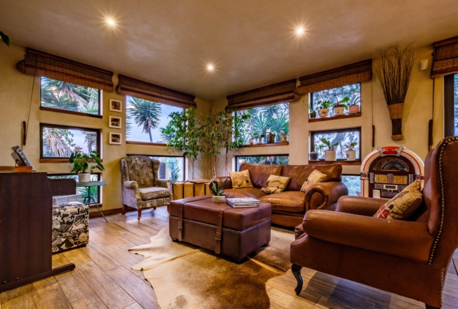 9 Bedroom Property for Sale in Glenvista Gauteng