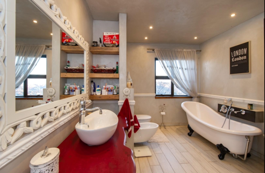 9 Bedroom Property for Sale in Glenvista Gauteng