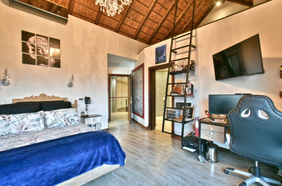 9 Bedroom Property for Sale in Glenvista Gauteng